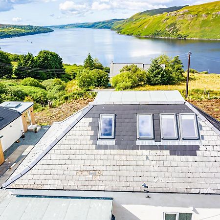 Luxury 4 Bedroom Cottage With Stunning Views Near Fairy Pools! Карбост Экстерьер фото