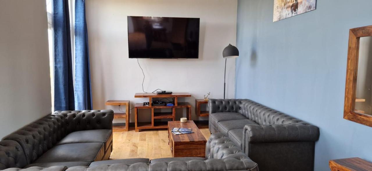 Luxury 4 Bedroom Cottage With Stunning Views Near Fairy Pools! Карбост Экстерьер фото
