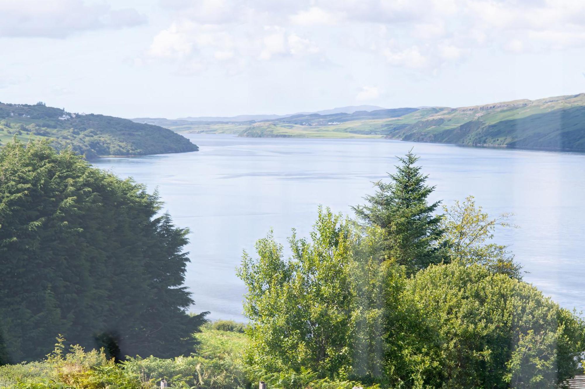 Luxury 4 Bedroom Cottage With Stunning Views Near Fairy Pools! Карбост Экстерьер фото