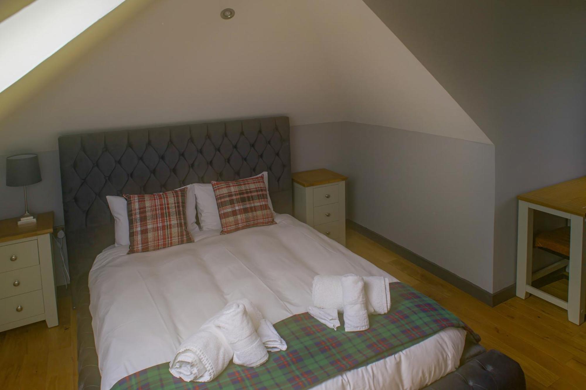 Luxury 4 Bedroom Cottage With Stunning Views Near Fairy Pools! Карбост Экстерьер фото