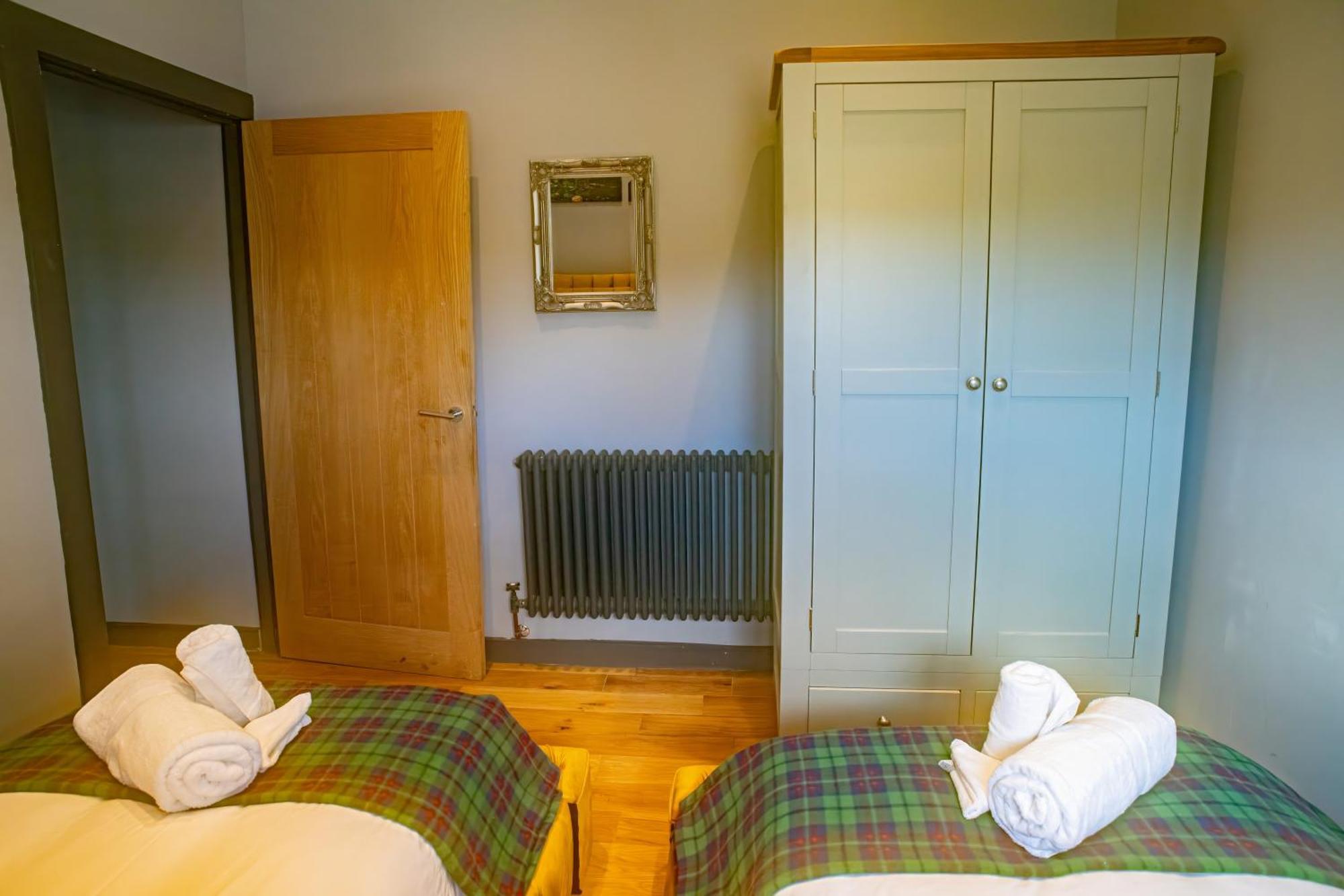 Luxury 4 Bedroom Cottage With Stunning Views Near Fairy Pools! Карбост Экстерьер фото