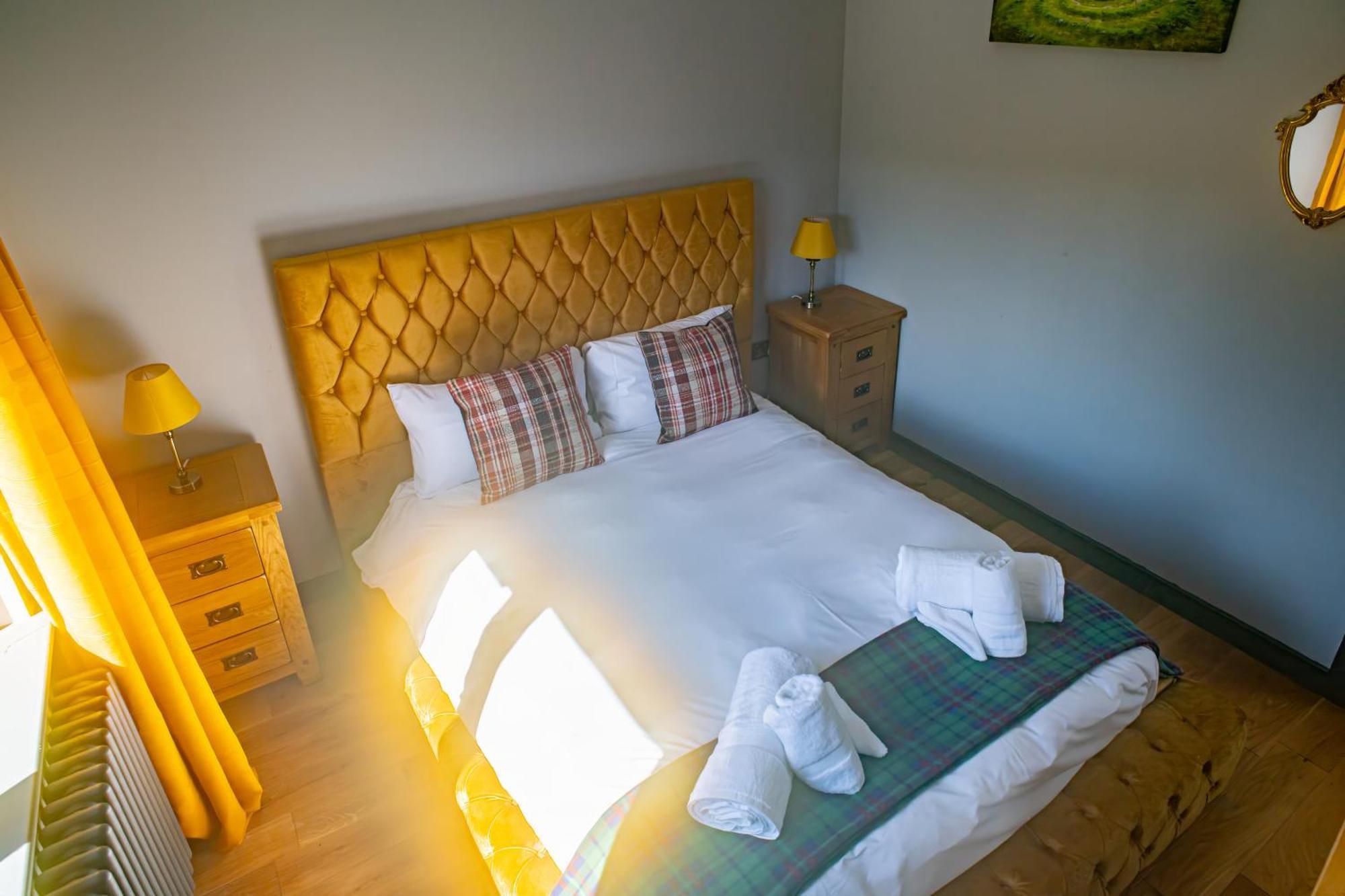 Luxury 4 Bedroom Cottage With Stunning Views Near Fairy Pools! Карбост Экстерьер фото
