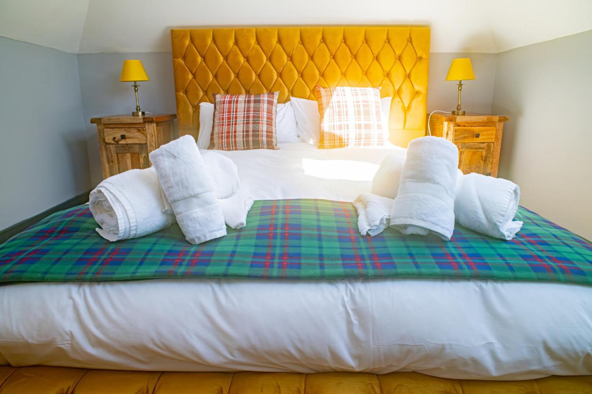 Luxury 4 Bedroom Cottage With Stunning Views Near Fairy Pools! Карбост Экстерьер фото